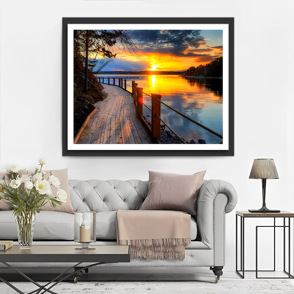 Het Houten Pad aan het Meer bij Zonsondergang Diamond Painting