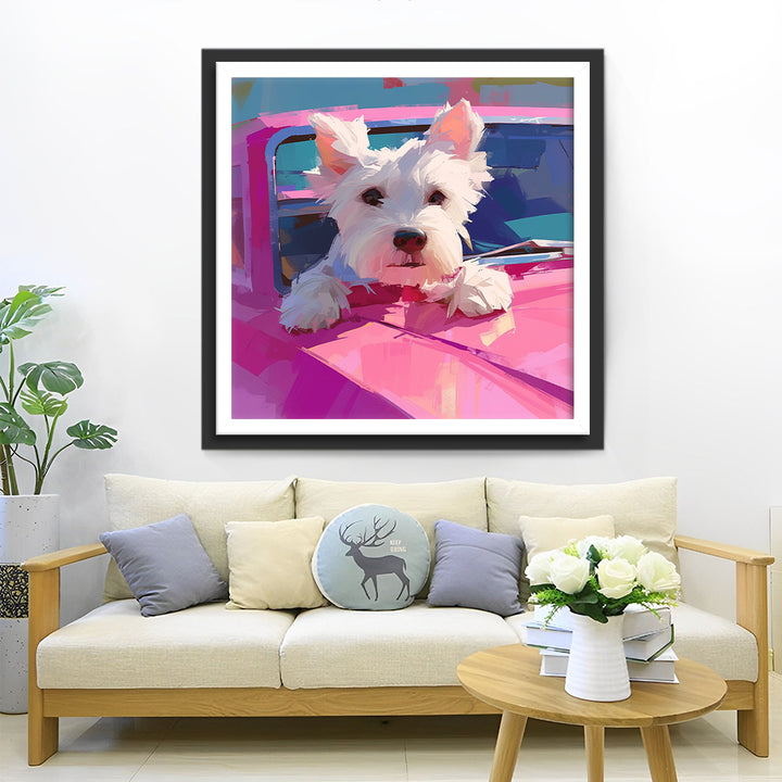 Wit Schnauzer-achtig Hondje met Zachte Blik op Roze Voertuig Diamond Painting