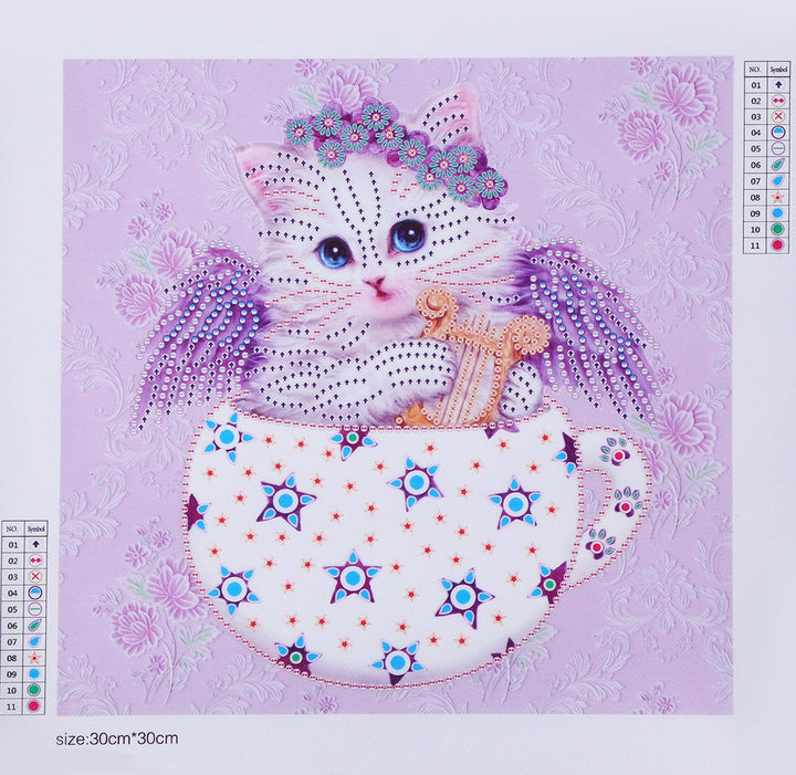 Speciaal Gevormde Strass Kat met Paarse Vleugels in een Kopje Diamond Painting