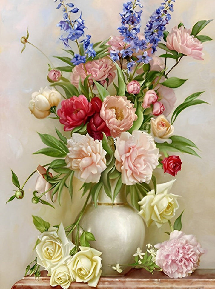 Boeket Rozen, Pioenrozen en Blauwe Vingerhoedskruid in Witte Vaas Diamond Painting