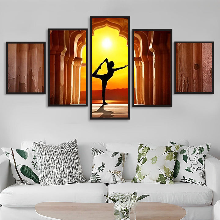 Fenomenaal Yogamoment in Architecturale Omgeving 5 Platen Diamond Painting