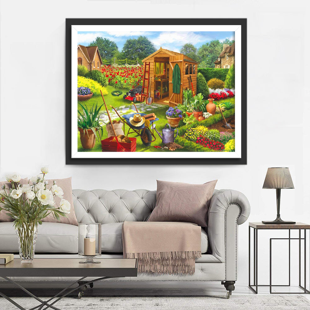 Ontspannen Tuinbeeld met Bloemen, Gereedschap en Tuinhuisje Diamond Painting