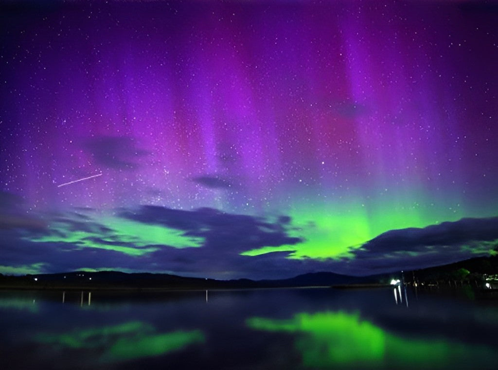 Sterrennacht met Kleurrijk Lichtweelde aan Water Diamond Painting