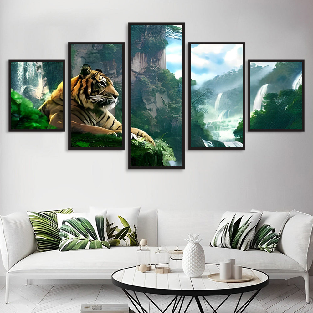 Tijger in het waterval- en bergendecor 5 Platen Diamond Painting