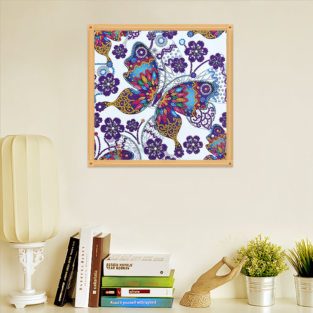 Vlinder en Paarse Bloemen Speciaal Gevormde Boren Diamond Painting