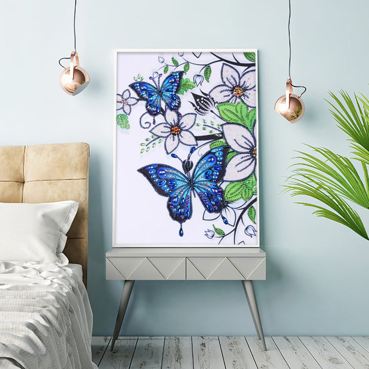 Blauwe Vlinder en Witte Bloemen Speciaal Gevormde Boren Diamond Painting