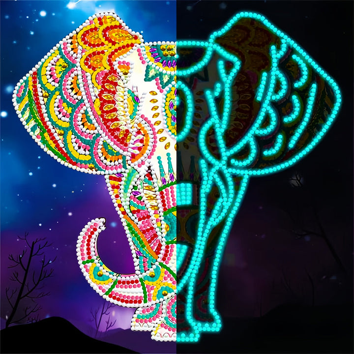 Olifant bij Nacht Lichtgevend Speciaal Gevormd Diamond Painting