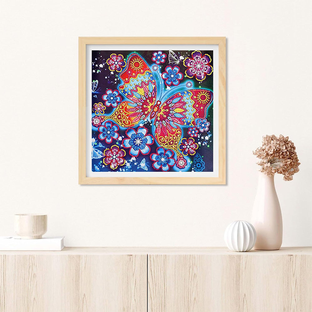 Bloemen en Rode Vlinder Gekleurd Lichtgevend Kristal Bergkristal Diamond Painting