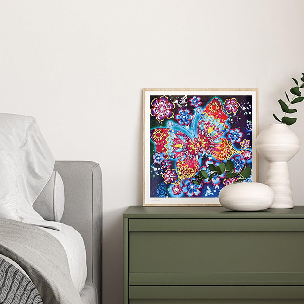 Bloemen en Rode Vlinder Gekleurd Lichtgevend Kristal Bergkristal Diamond Painting