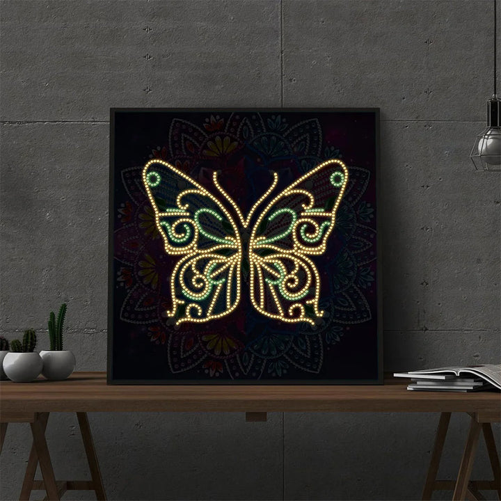 Vlinder Mandala Gekleurd Lichtgevend Speciaal Gevormd Diamond Painting