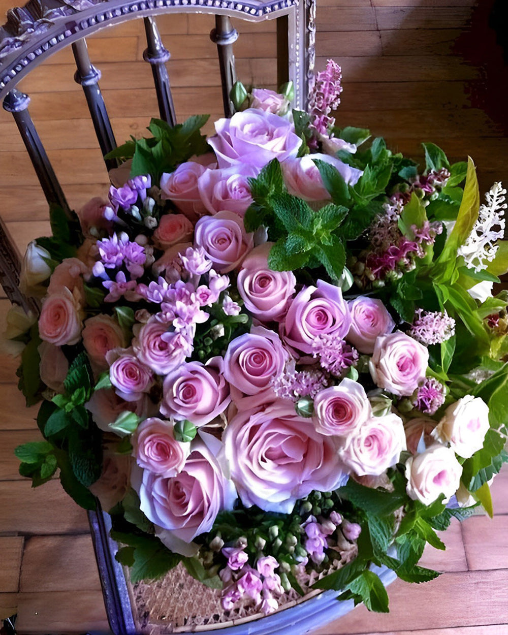 Boeket Paarse Rozen op Stoel Diamond Painting