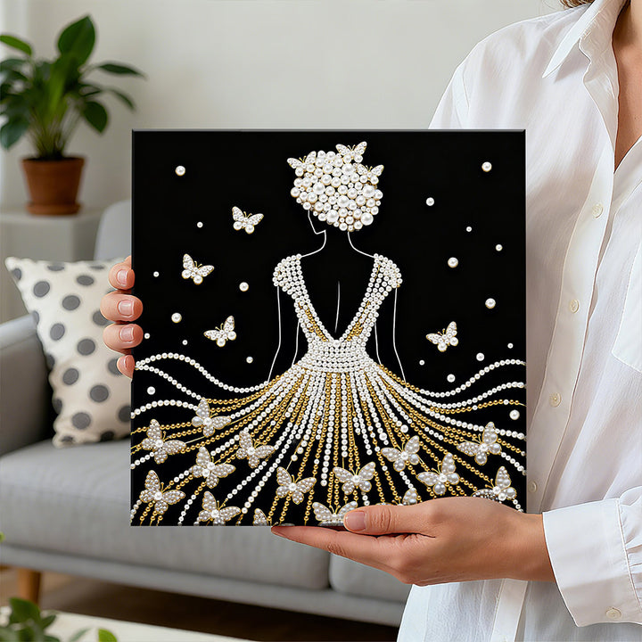 Diamond Painting | Parel Schilderij | Een Vrouw omringd door Vlinders