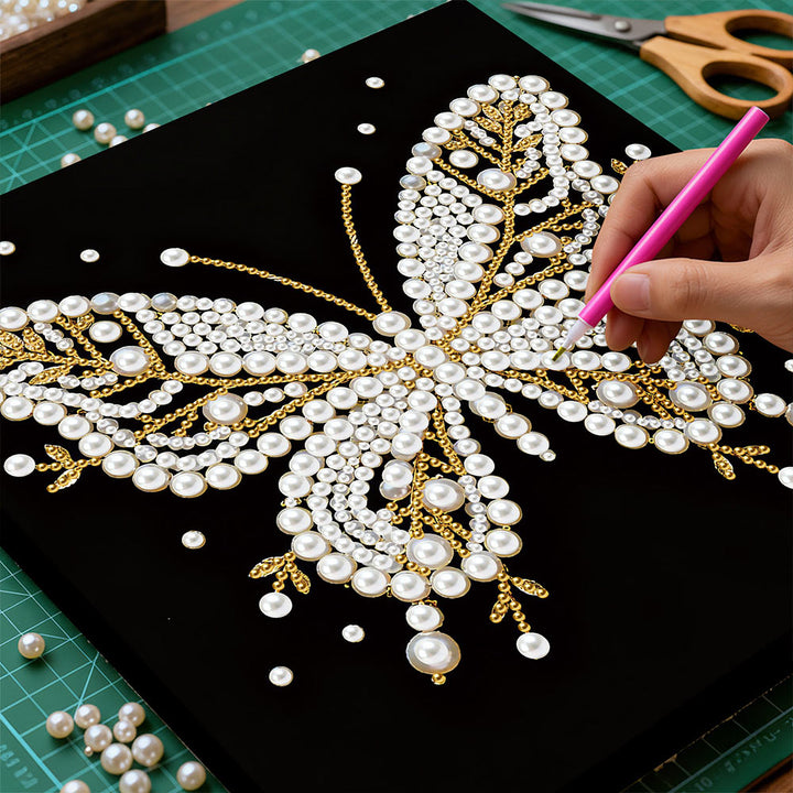 Diamond Painting | Parel Schilderij | Vlinder in de Duisternis