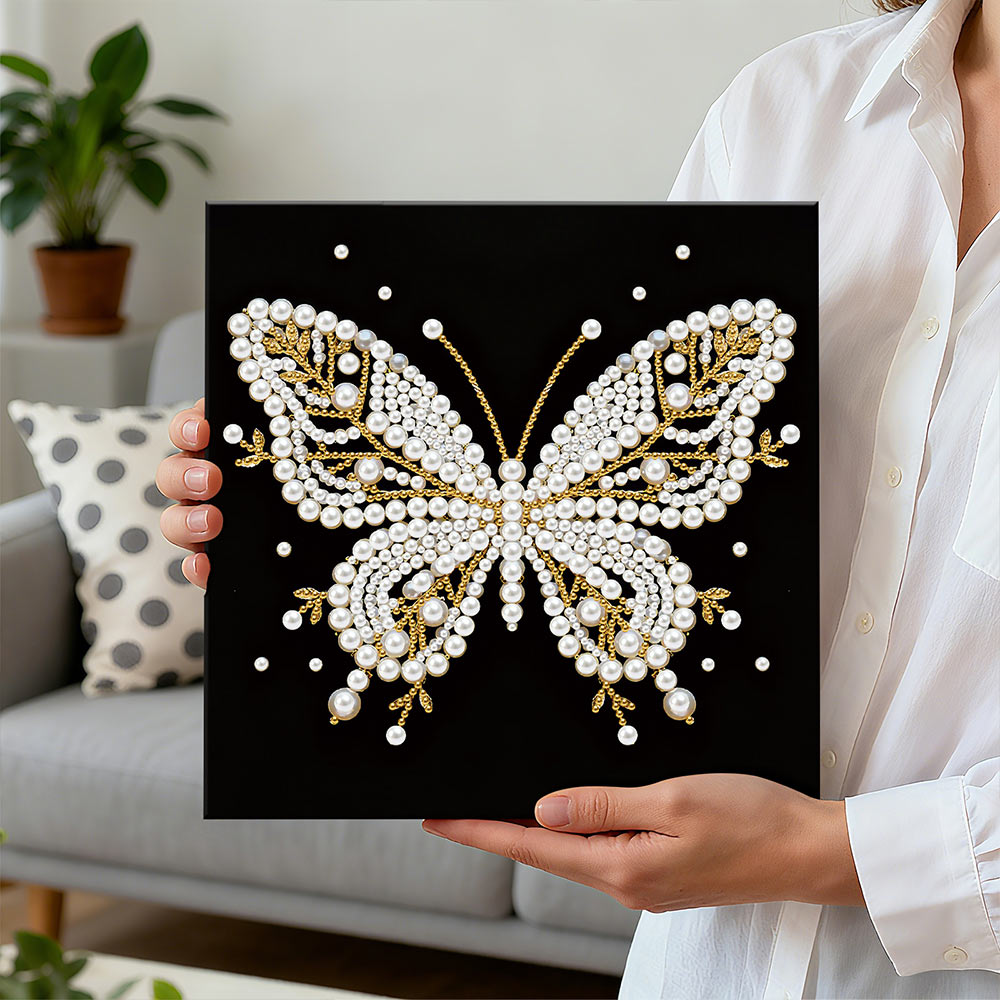 Diamond Painting | Parel Schilderij | Vlinder in de Duisternis