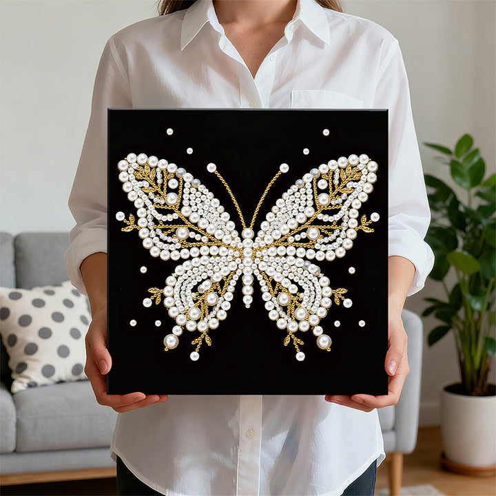 Diamond Painting | Parel Schilderij | Vlinder in de Duisternis