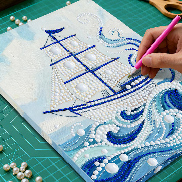 Diamond Painting | Parel Schilderij | Witte Zeilboot op Blauwe Golven