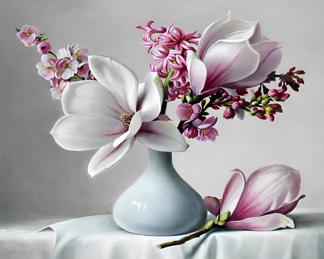 Magnolia's en Orchidee in Witte Vaas Diamond Painting