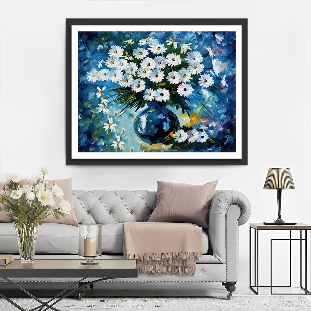 Witte Madeliefjes in Blauwe Vaas op Blauwe Achtergrond Diamond Painting