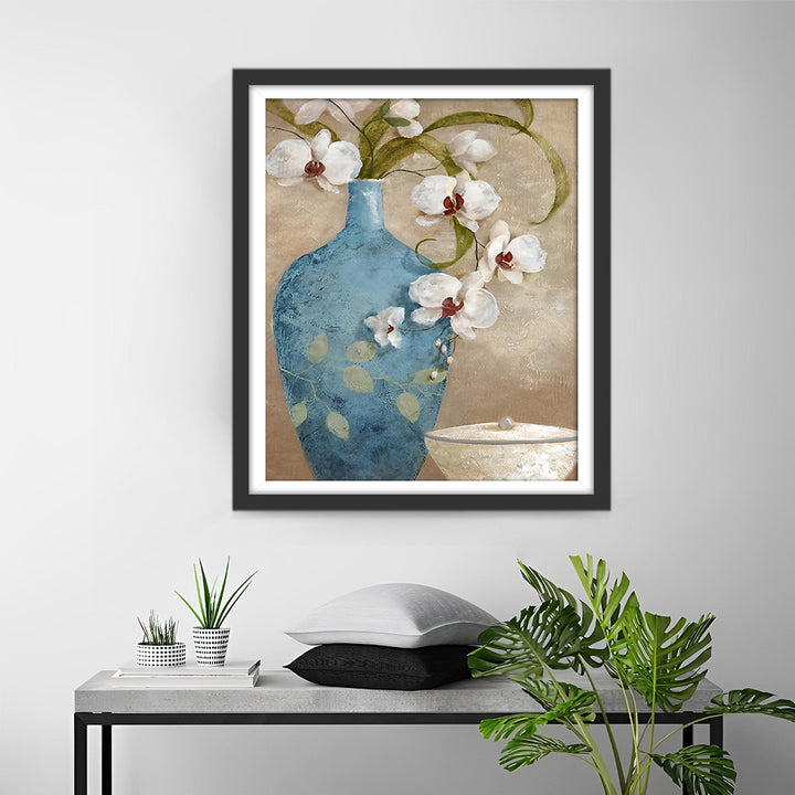 Witte Orchidee in Pauwblauwe Vaas Diamond Painting