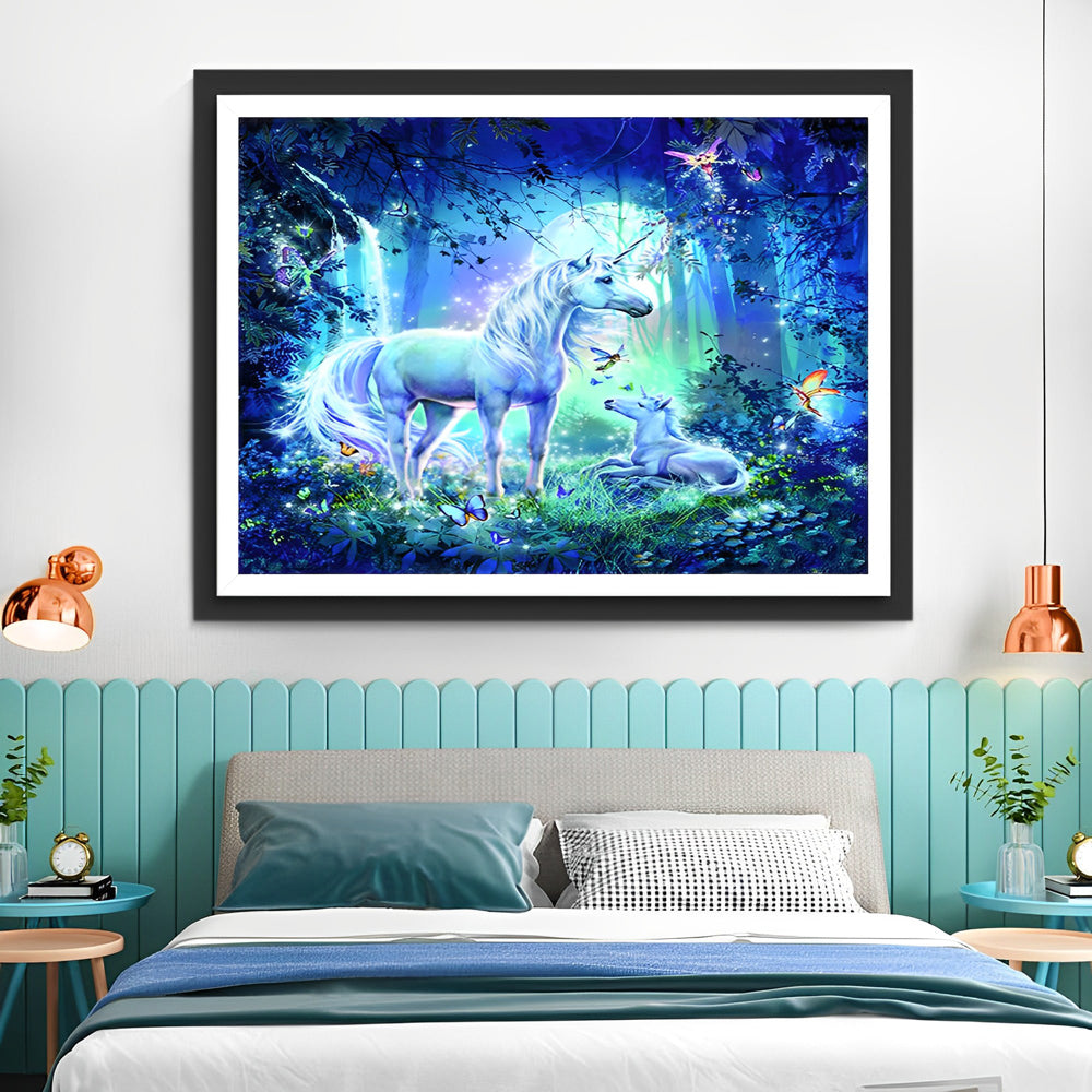 Blauwe Eenhoornmoeder en Baby in een Fantasiebos Diamond Painting