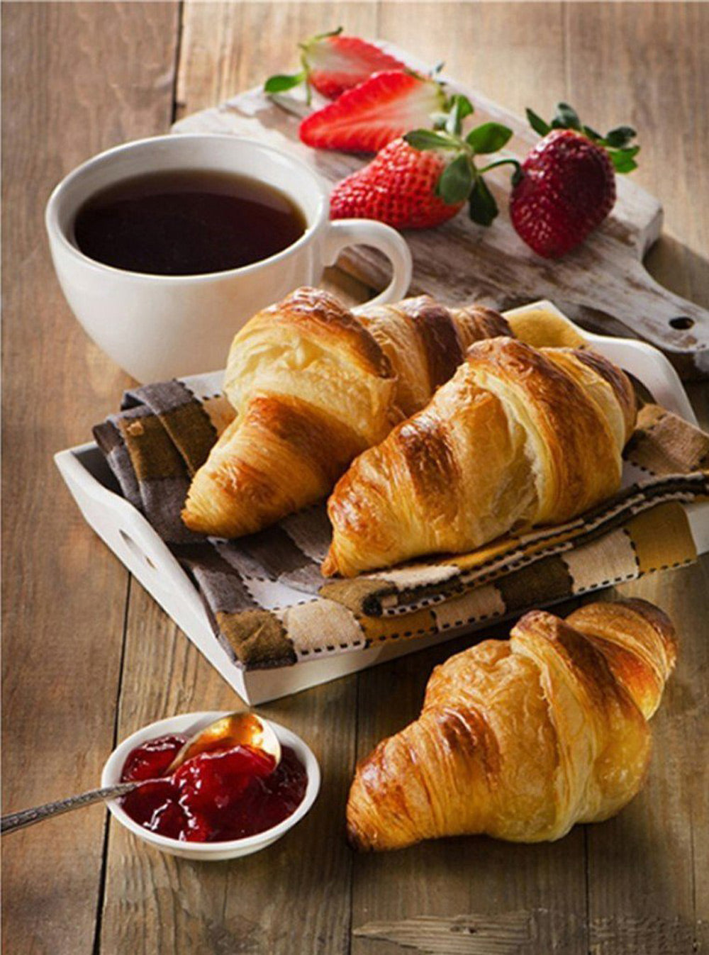 Croissants met Koffie en Aardbeien op een Houten Tafel Diamond Painting
