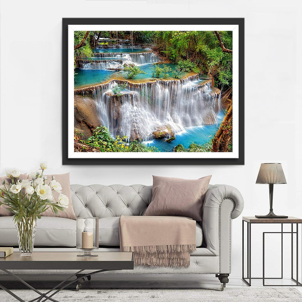De Glooiende Watervallen in het Bos Diamond Painting