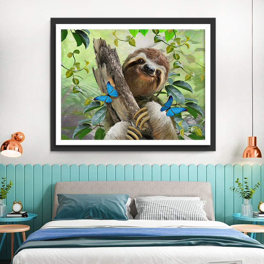 Een Boomknuffelende Luiaard en Vlinders Diamond Painting