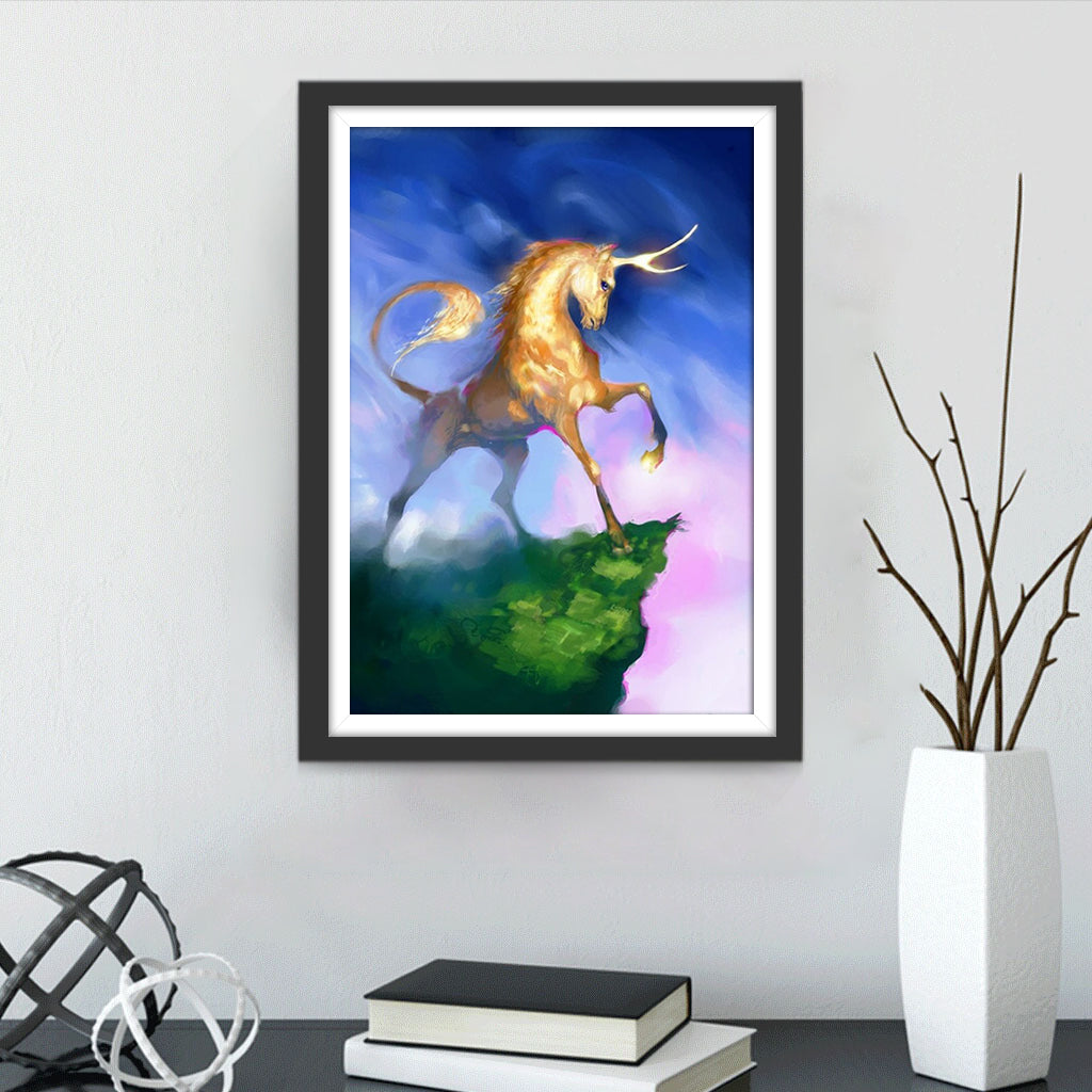 Een Gouden Eenhoorn op de Rand van een Klif Diamond Painting