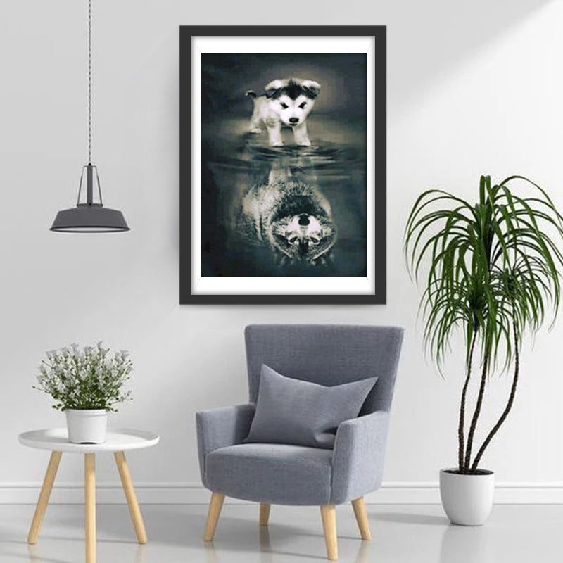 Een Kleine Husky en de Weerspiegeling van een Wolf in het Water Diamond Painting