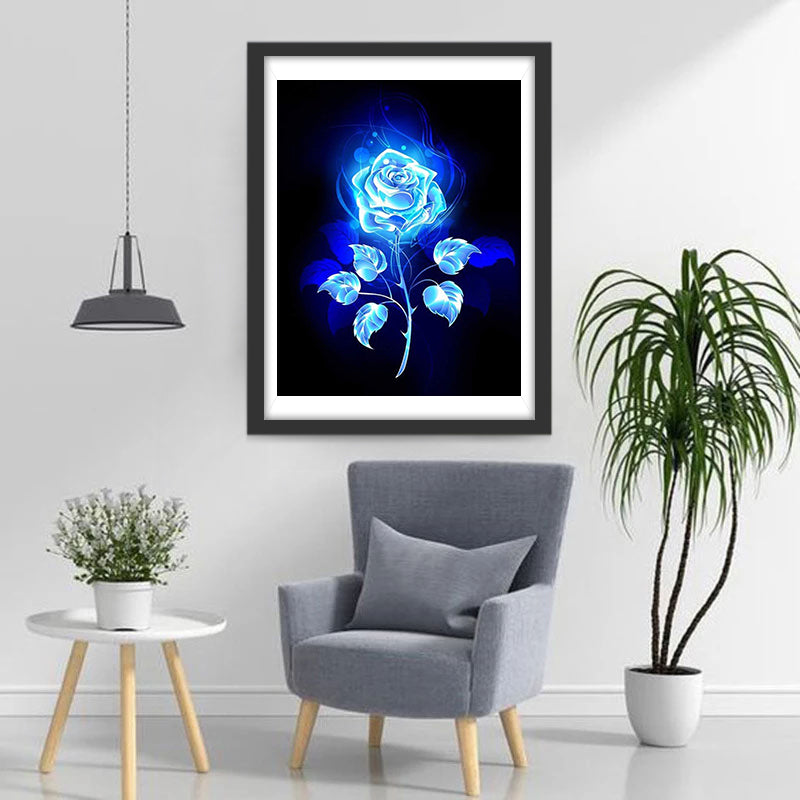 Een Lumineus Blauwe Roos en Haar Bladeren in het Duister Diamond Painting