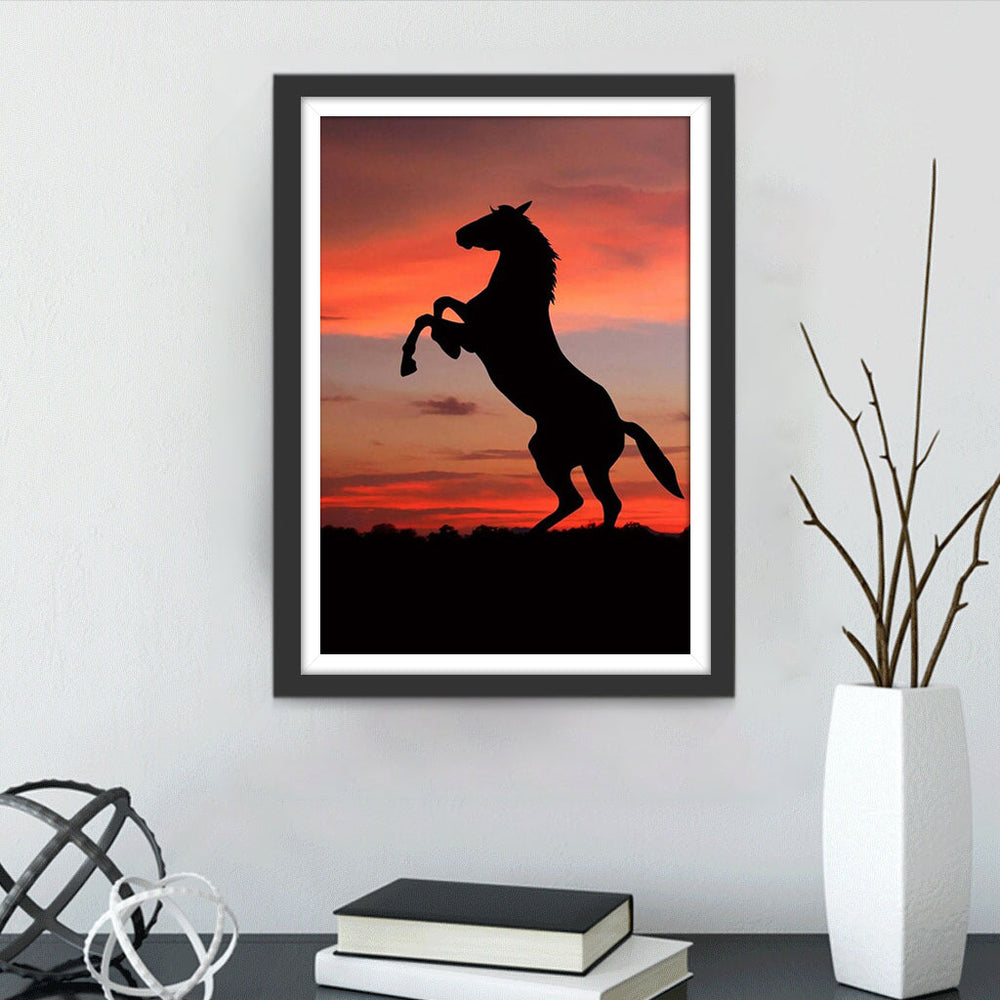 Een Paard Springt op in de Avondzon Diamond Painting