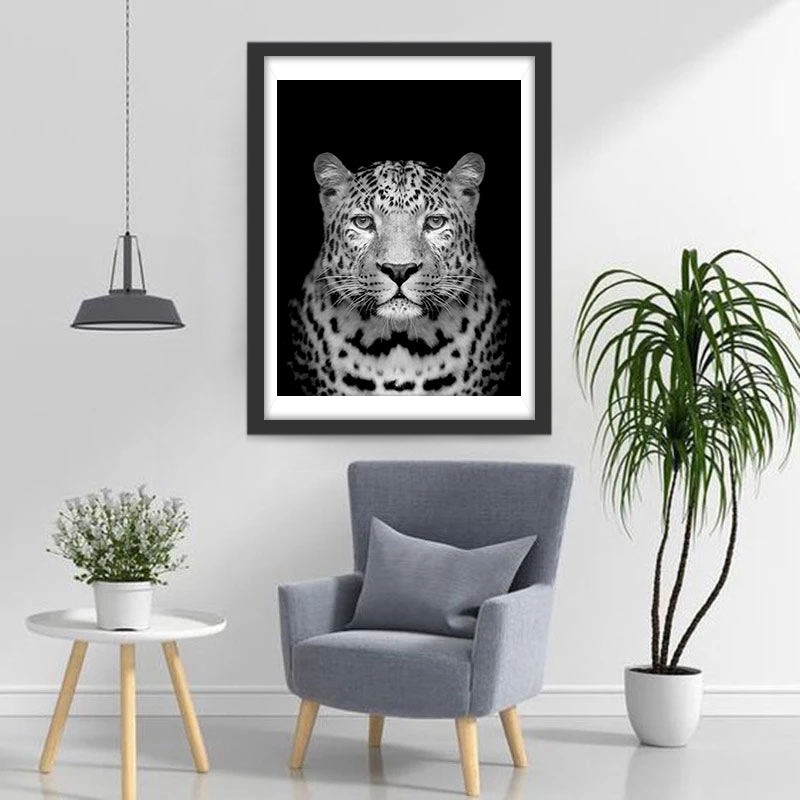 Een Serieuze Tijger tegen een Zwarte Achtergrond Diamond Painting