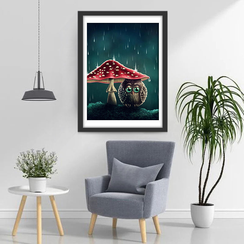 Een Uil Verstopt zich voor de Regen onder een Paddenstoel Diamond Painting