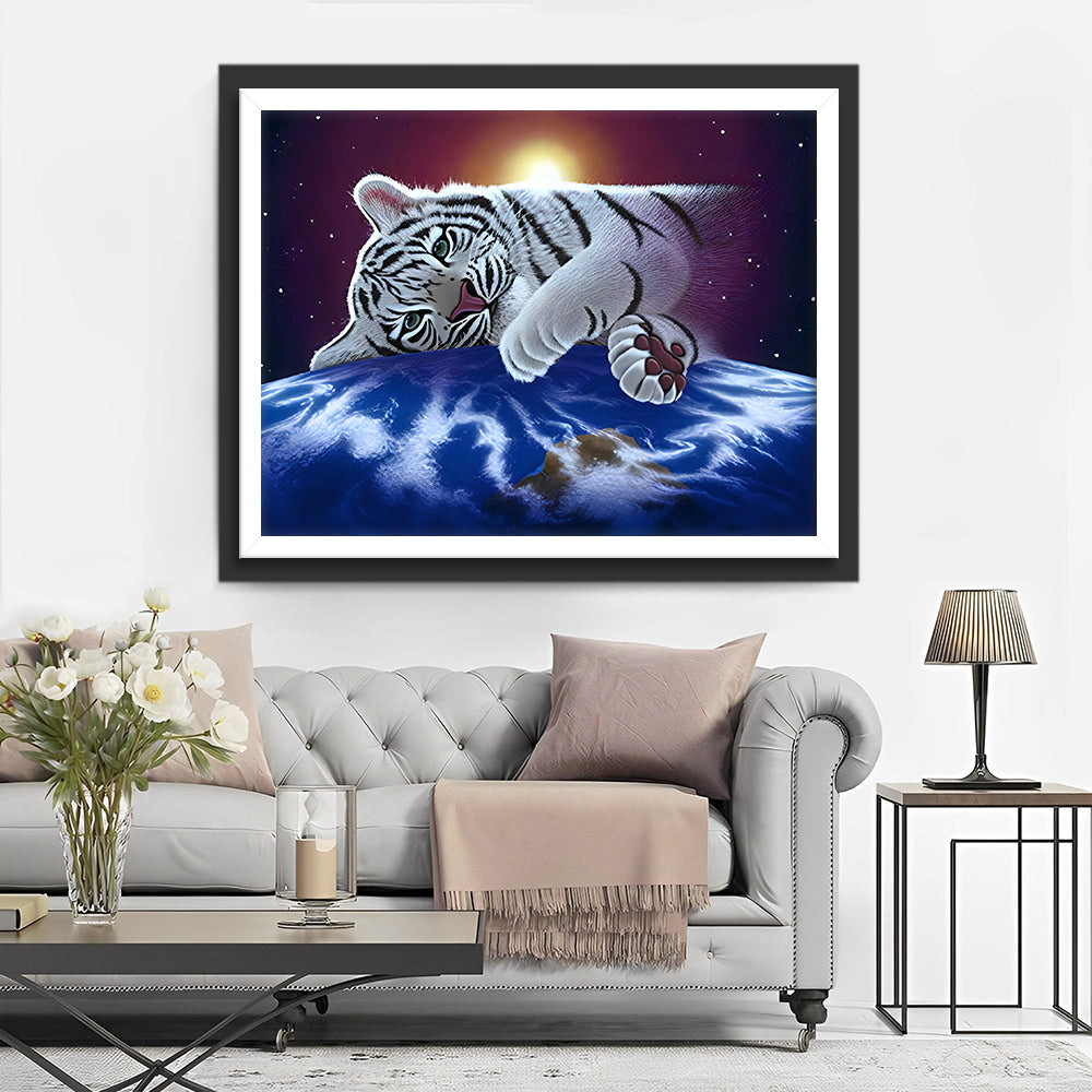 Een Witte Tijger ligt op een Heuvel Diamond Painting