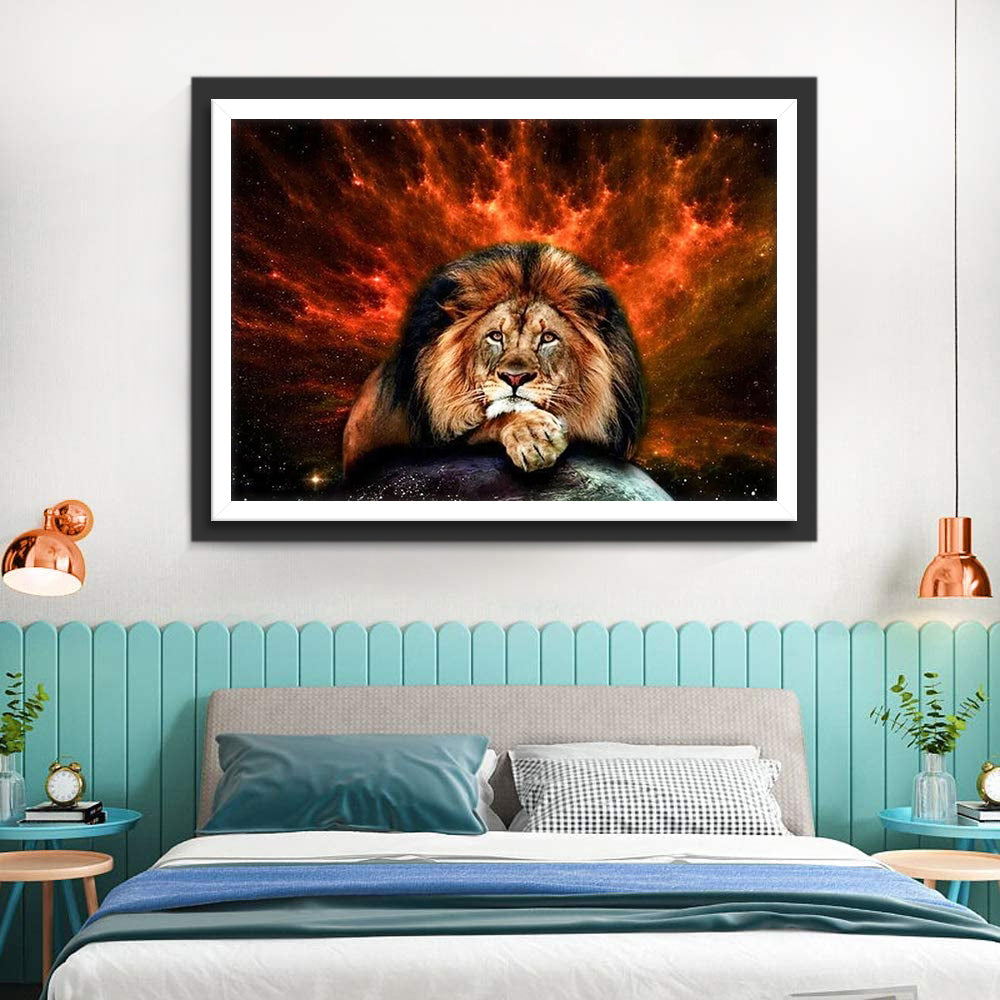 Een Zwart-Oranje Leeuw onder een Rode Lucht Diamond Painting
