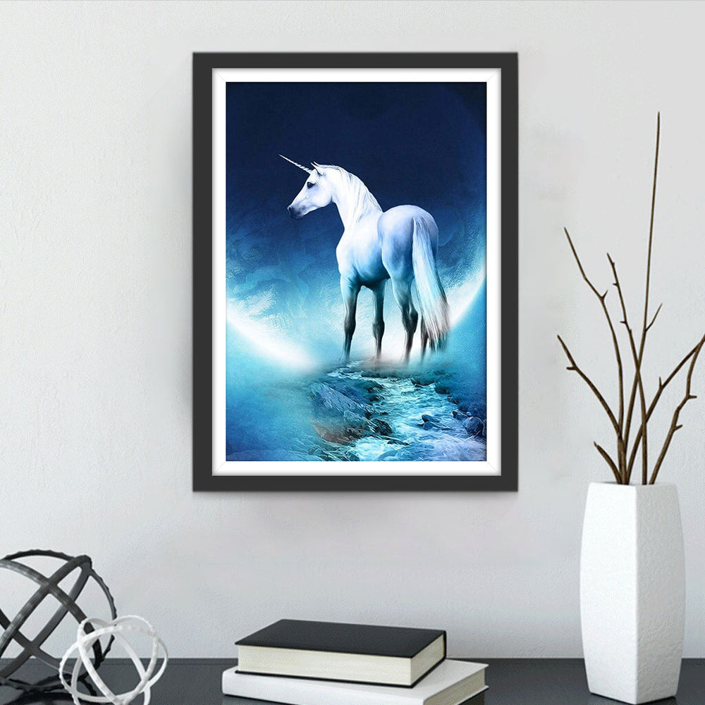 Eenhoorn bij de Beek in het Blauwe Maanlicht Diamond Painting