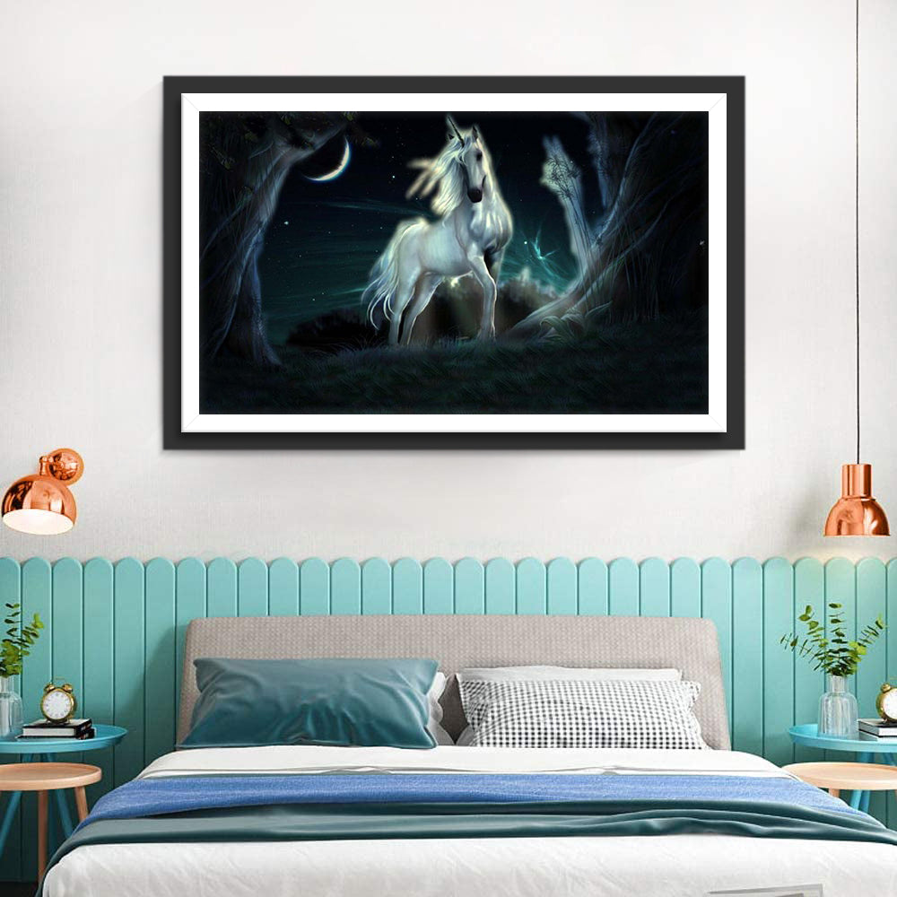 Eenhoorn in het Donkere Bos Diamond Painting