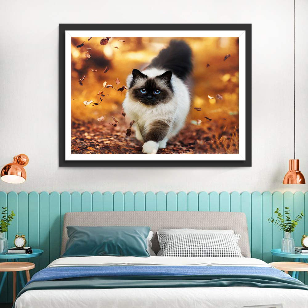 Elegante Kat tussen Herfstbladeren Diamond Painting