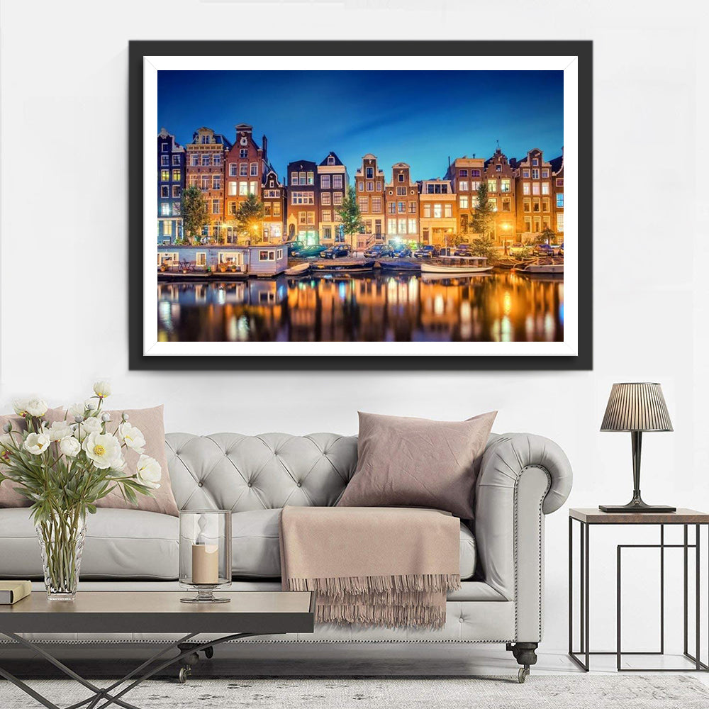 Gevelwoningen en Bootjes aan het Grachtwater Diamond Painting