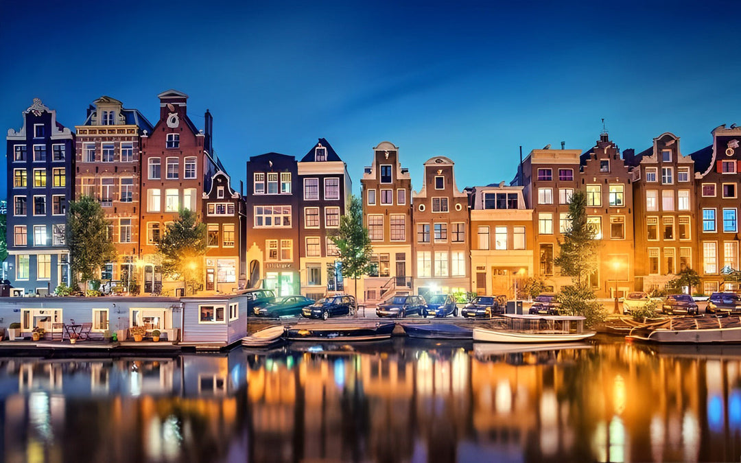 Gevelwoningen en Bootjes aan het Grachtwater Diamond Painting
