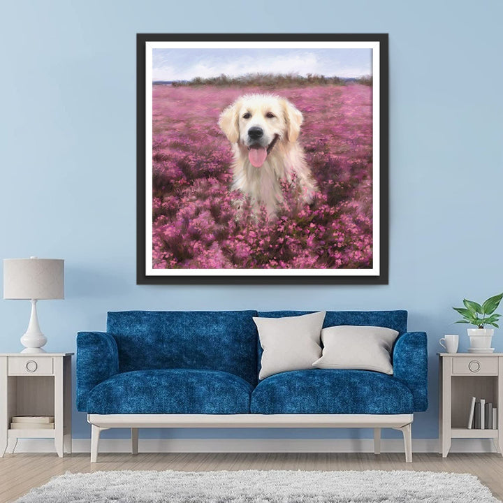 Golden Retriever in een Roze Bloemenstruik Diamond Painting