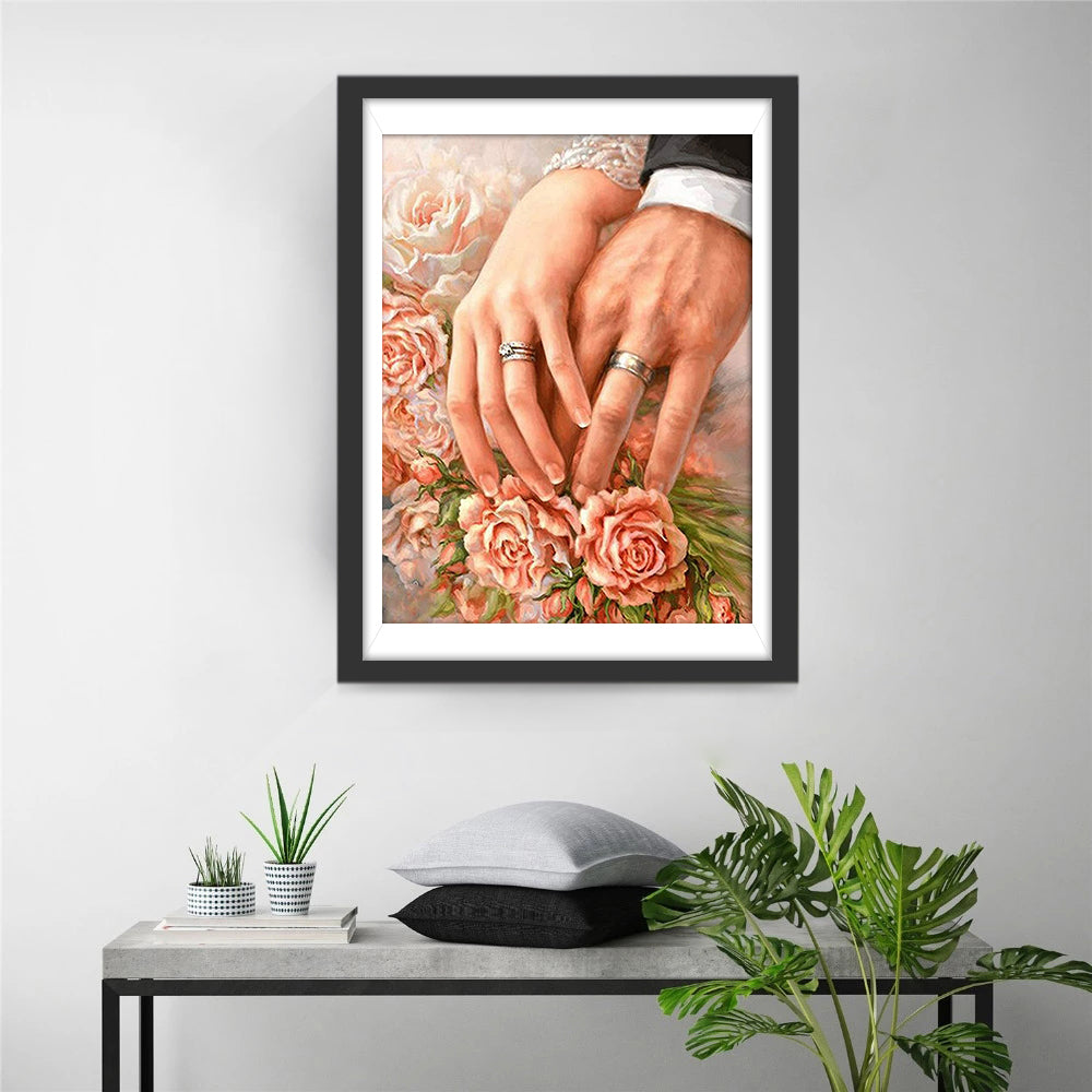 Handen met Ringen tussen Rozen Diamond Painting
