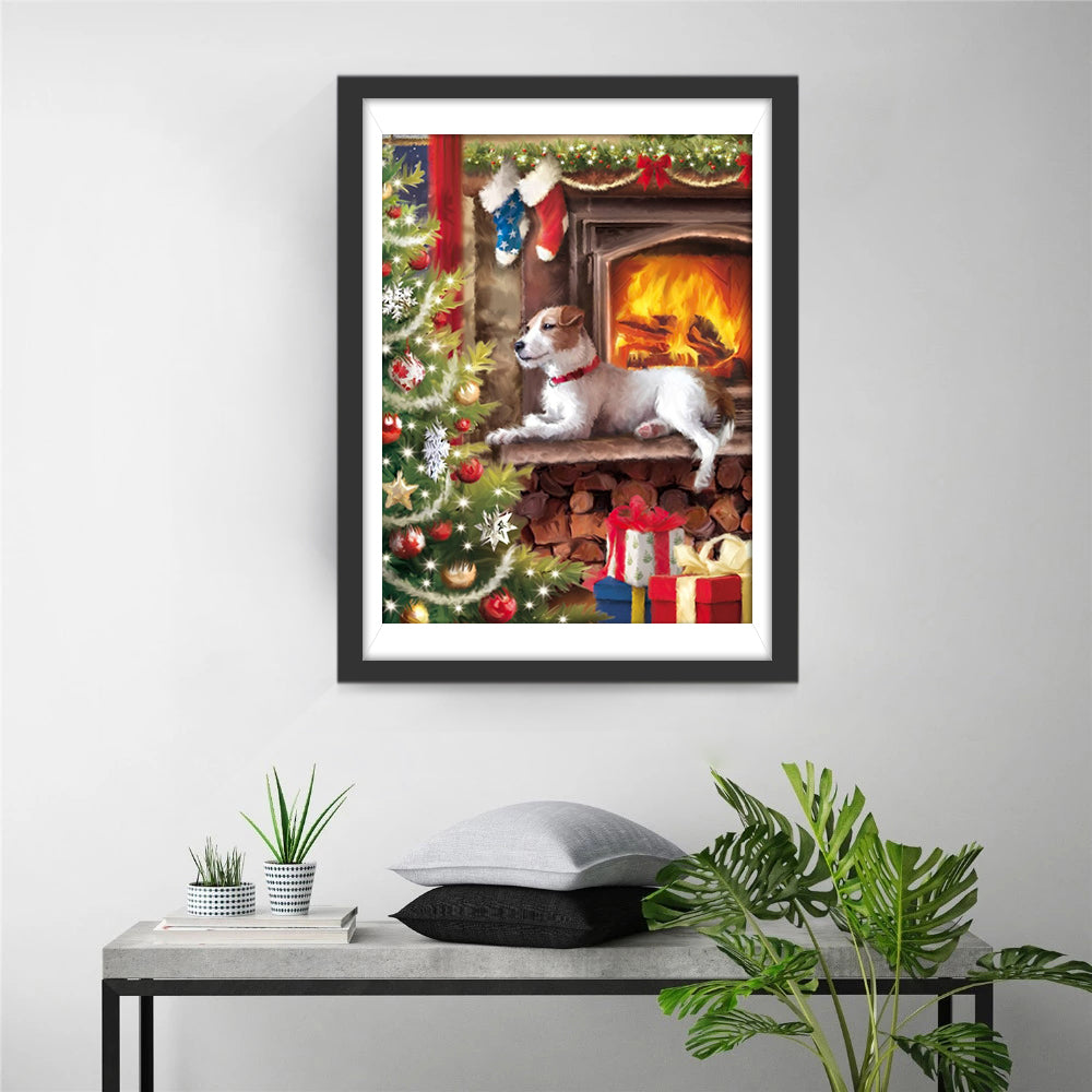 Hond op Schoorsteenmantel bij Brandend Vuur en Kerstboom Diamond Painting