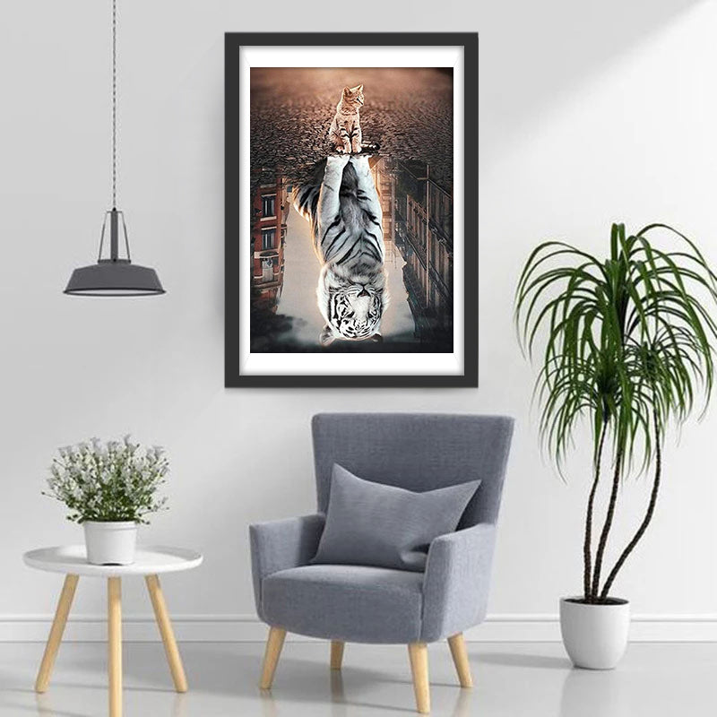 Kitten en de Weerspiegeling van een Zwart-Witte Tijger in het Water Diamond Painting
