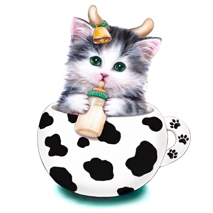 Klein Kitten in Gevlekte Mok Diamond Painting