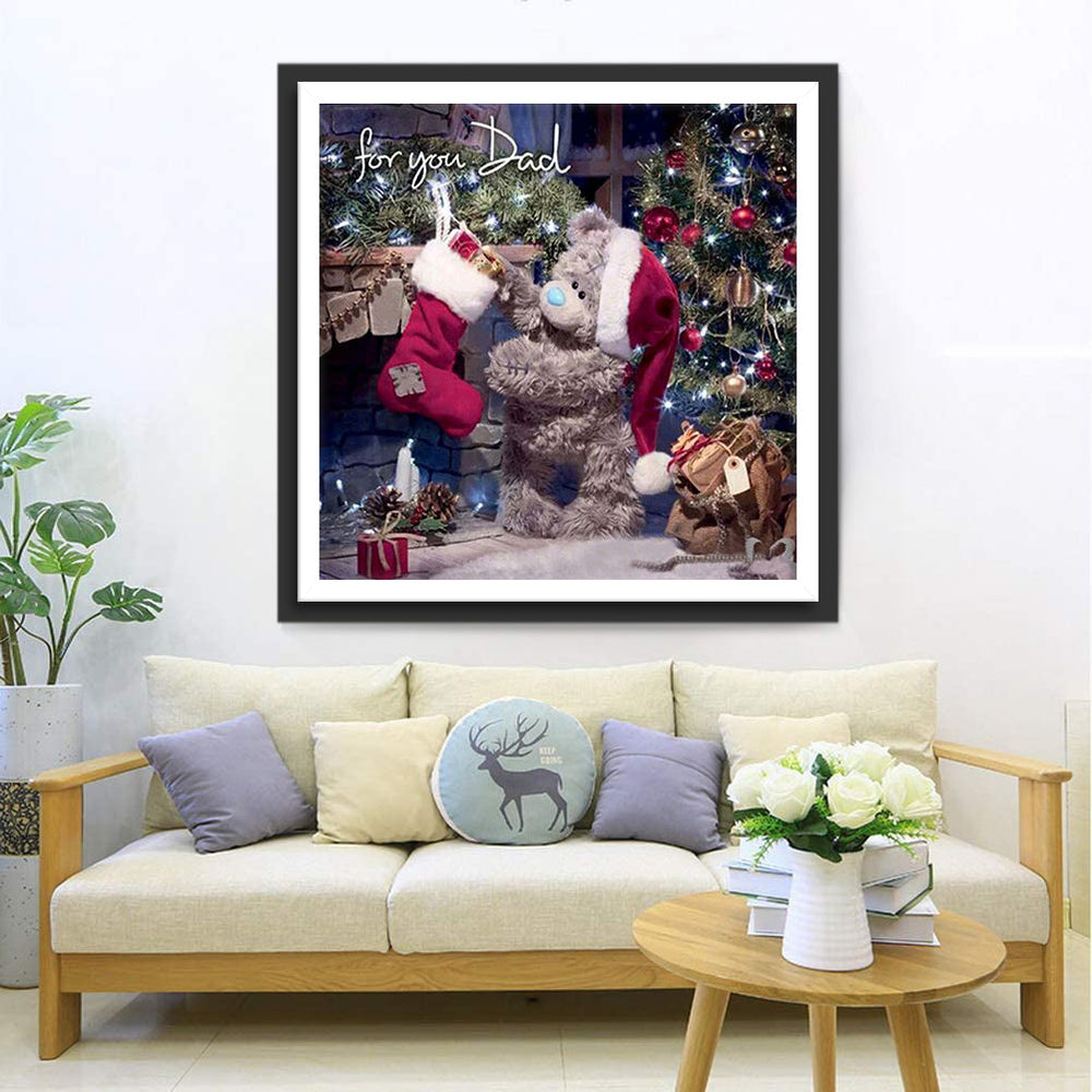 Knuffelbeer in Kerstoutfit bij de Kerstboom Diamond Painting