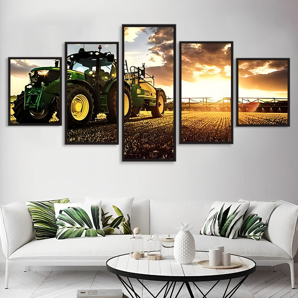 Krachtige Groene Tractoren op Een Akker bij Zonsondergang 5 Platen Diamond Painting