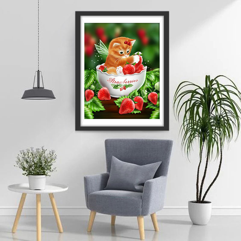 Oranje Kitten in een Strawberries Kom Diamond Painting