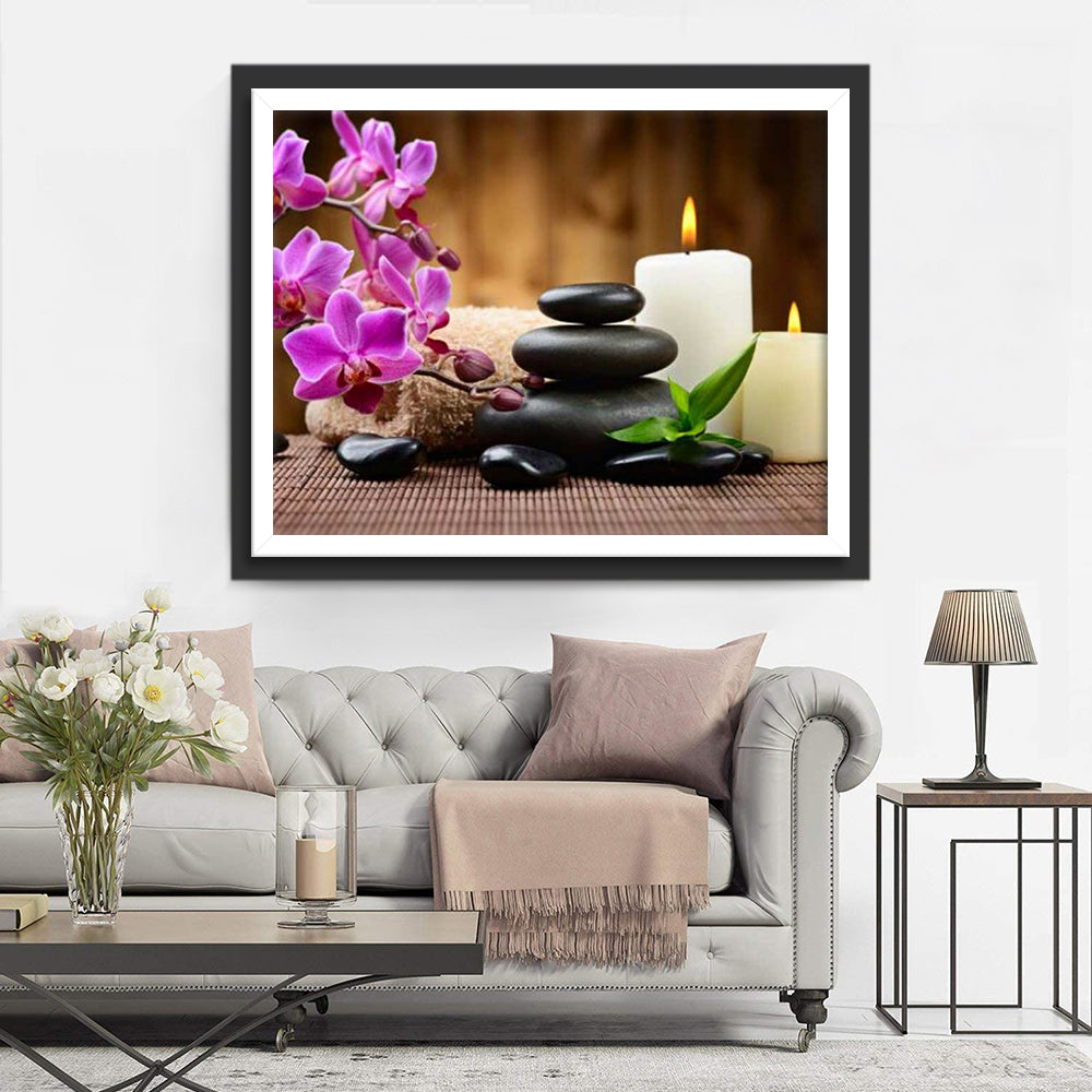 Orchideeën, Stapel Zwarte Stenen, Gloeiende Kaarsen op Tafel Diamond Painting