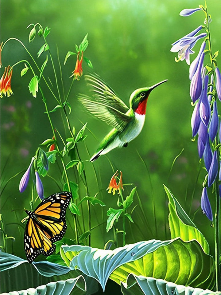 Paarse Bloemen, Vlinder en een Groene Vogel Diamond Painting